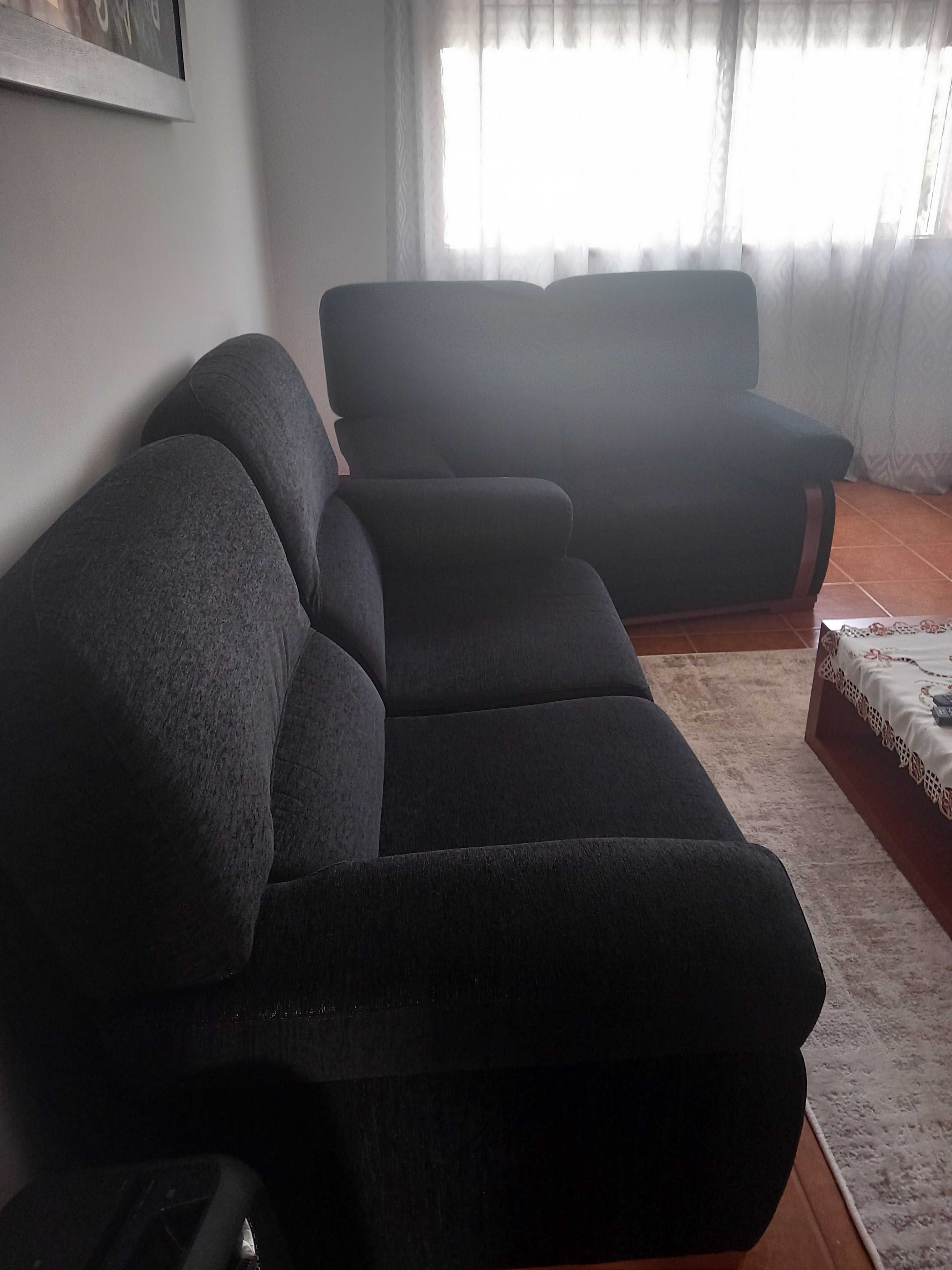 Doação de dois sofás como novos