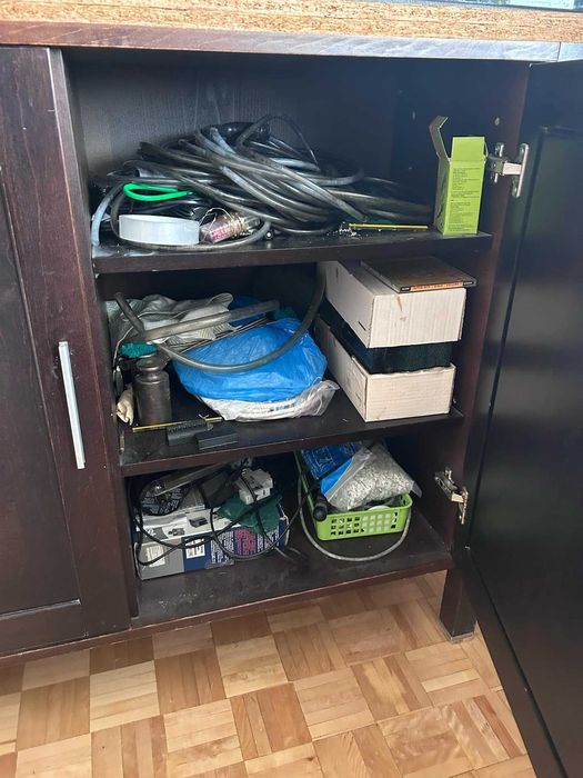 Sprzedam akwarium 240 litrów   z kompletnym wyposażeniem.