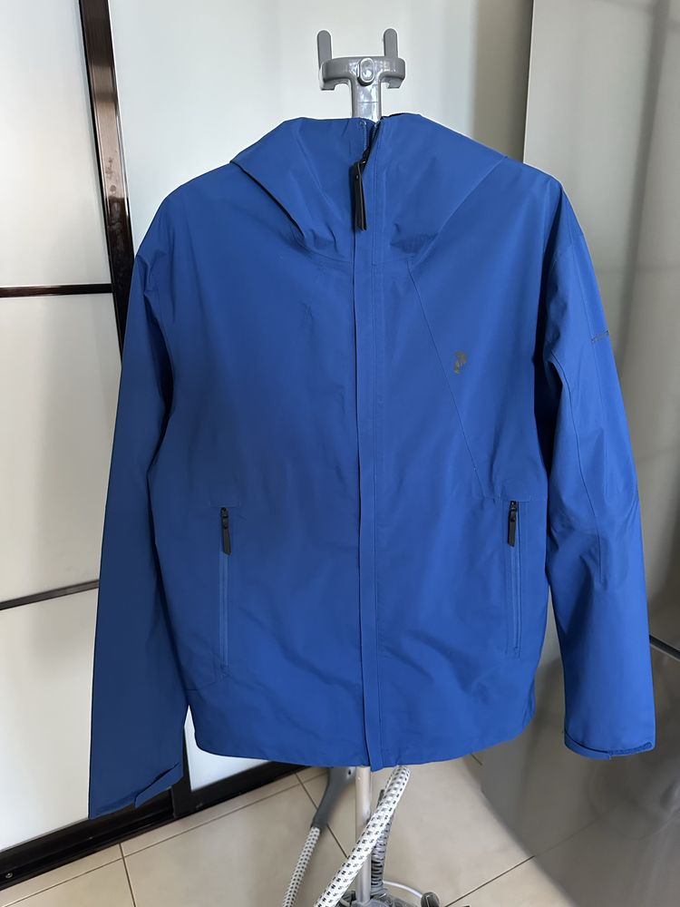 Чоловіча легка вітровка Peak Performance.  XL.