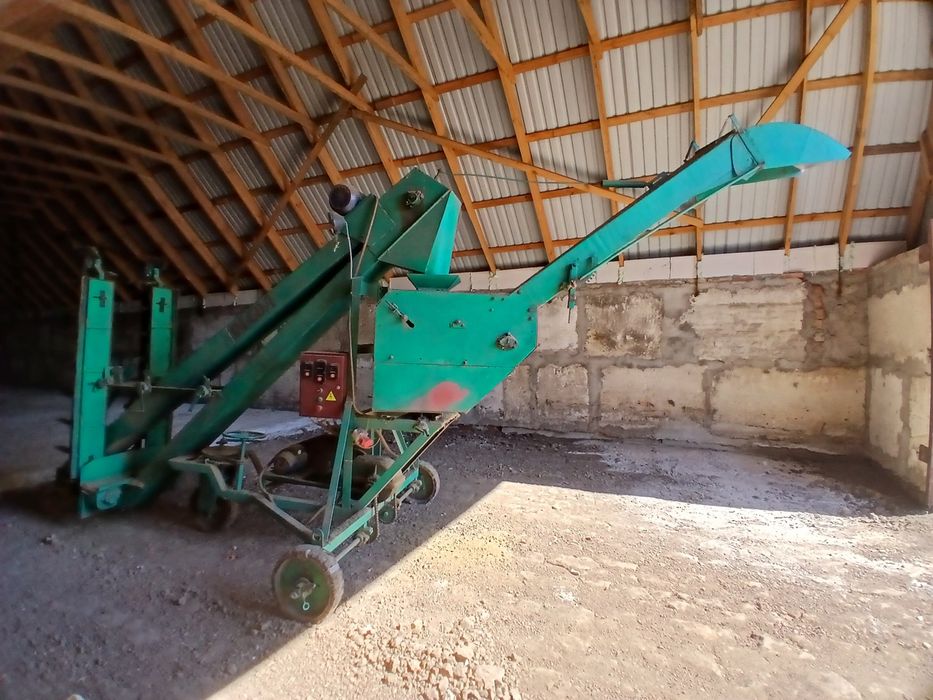 Продам зерномет 60А .