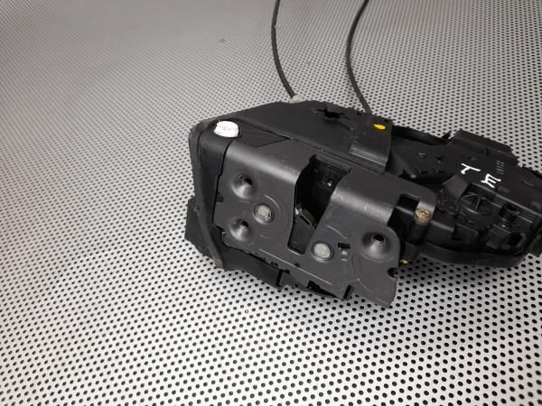 Fechadura / fecho porta trás esquerdo MAZDA 3 (BK)