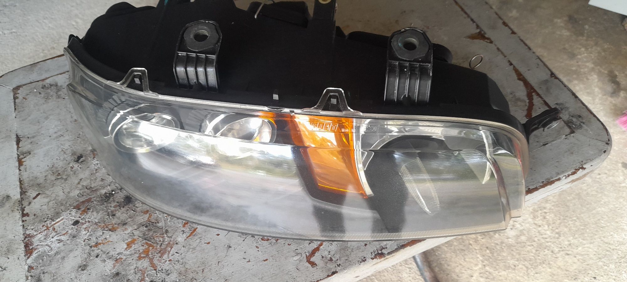 Farol de fiat punto