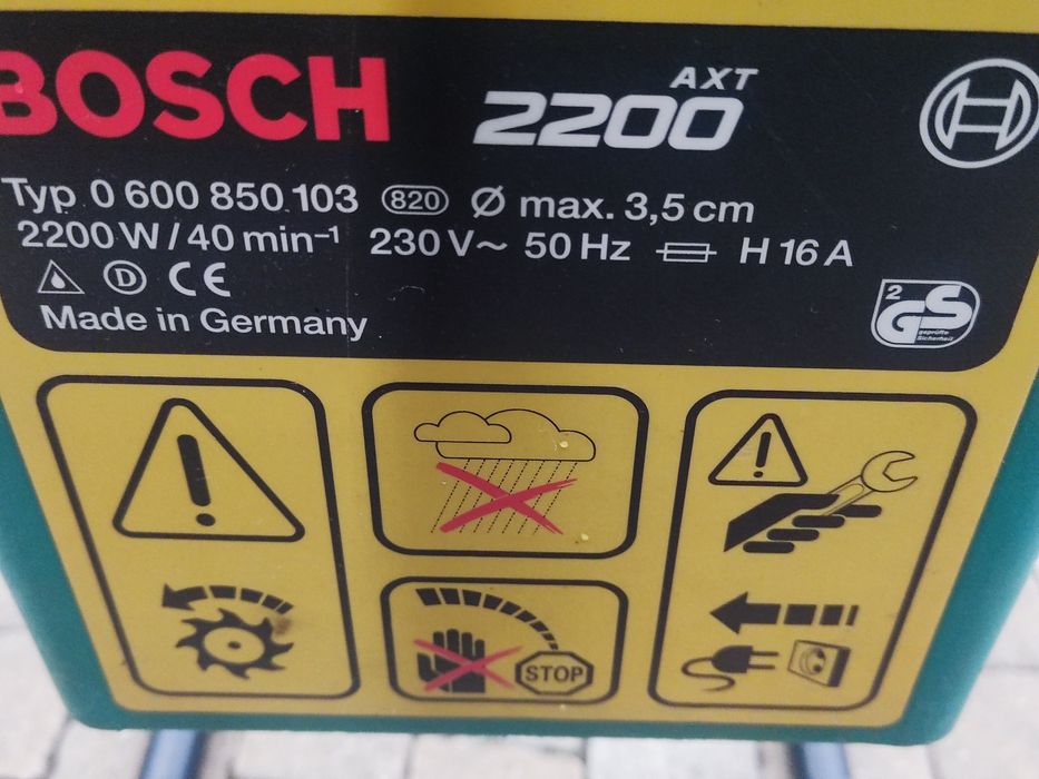Rozdrabniacz do gałęzi frezowy, walcowy BOSCH AXT 2200
