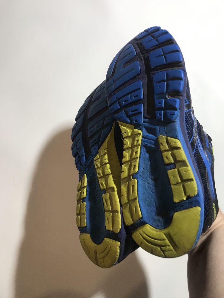 Продам asics на GORE-TEX