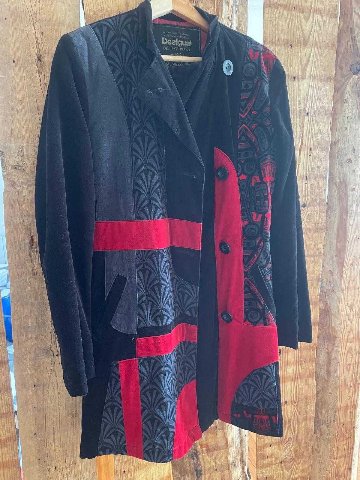 Casaco marca DESIGUAL