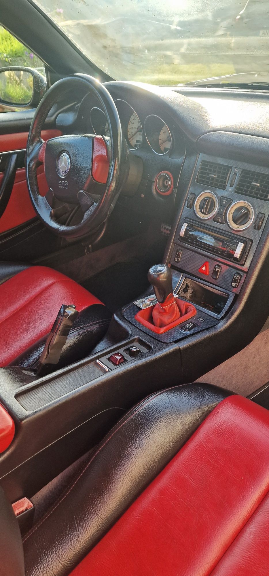 Mercedes SLK descapotável
