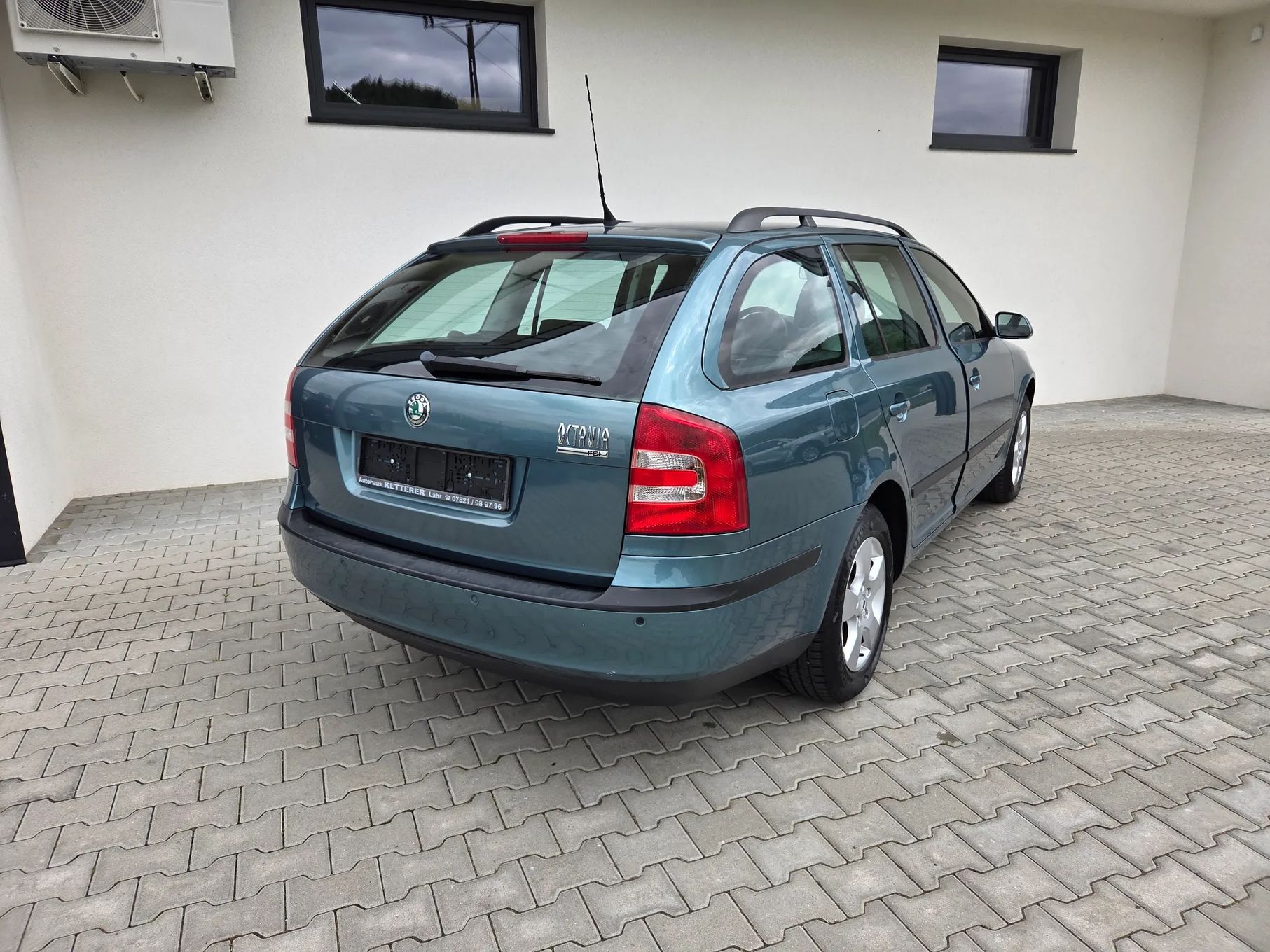 Skoda Octavia 1.6 _ klimatronic _ PDC