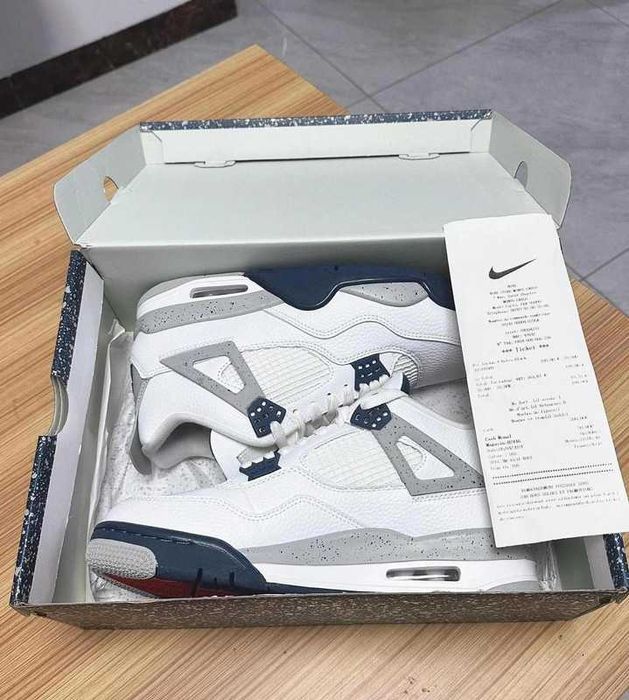Buty damskie Trampk Jordan 4 Retro Midnight Navy R.40