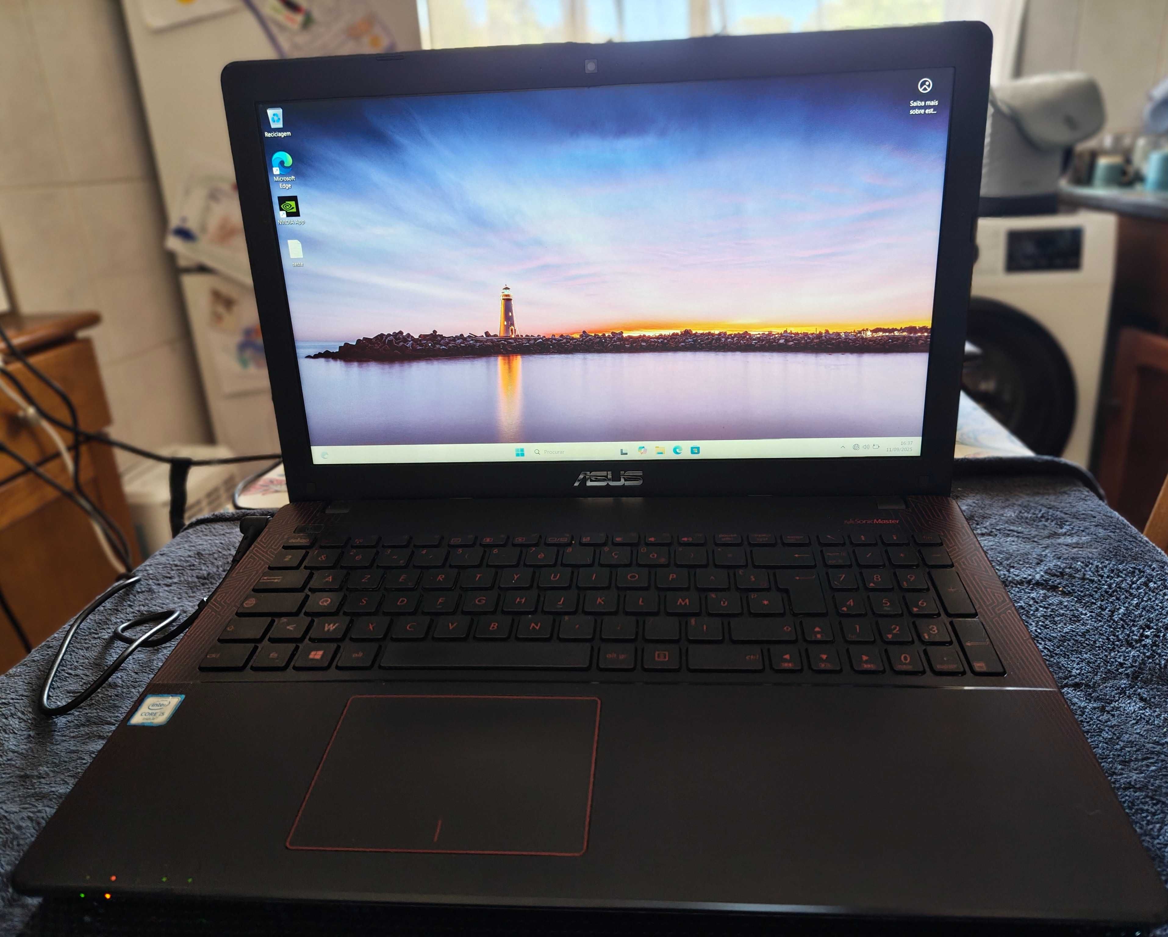 ASUS Gaming • i5-6300HQ • GTX 950M • 12GB RAM • SSD 240GB
