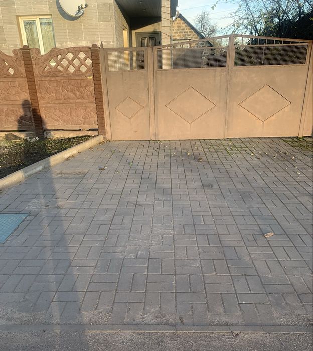 Продаж Будинок з гаражем між КРЕС та Зарічний