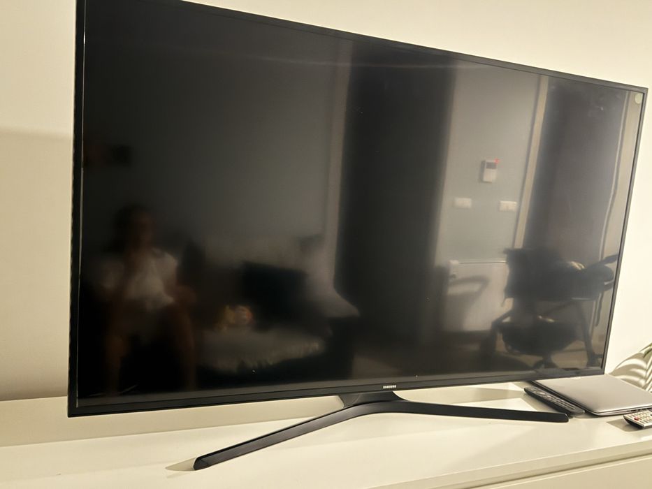 Tv samsung 55” colar ou trocar os LEDS de retroiluminação