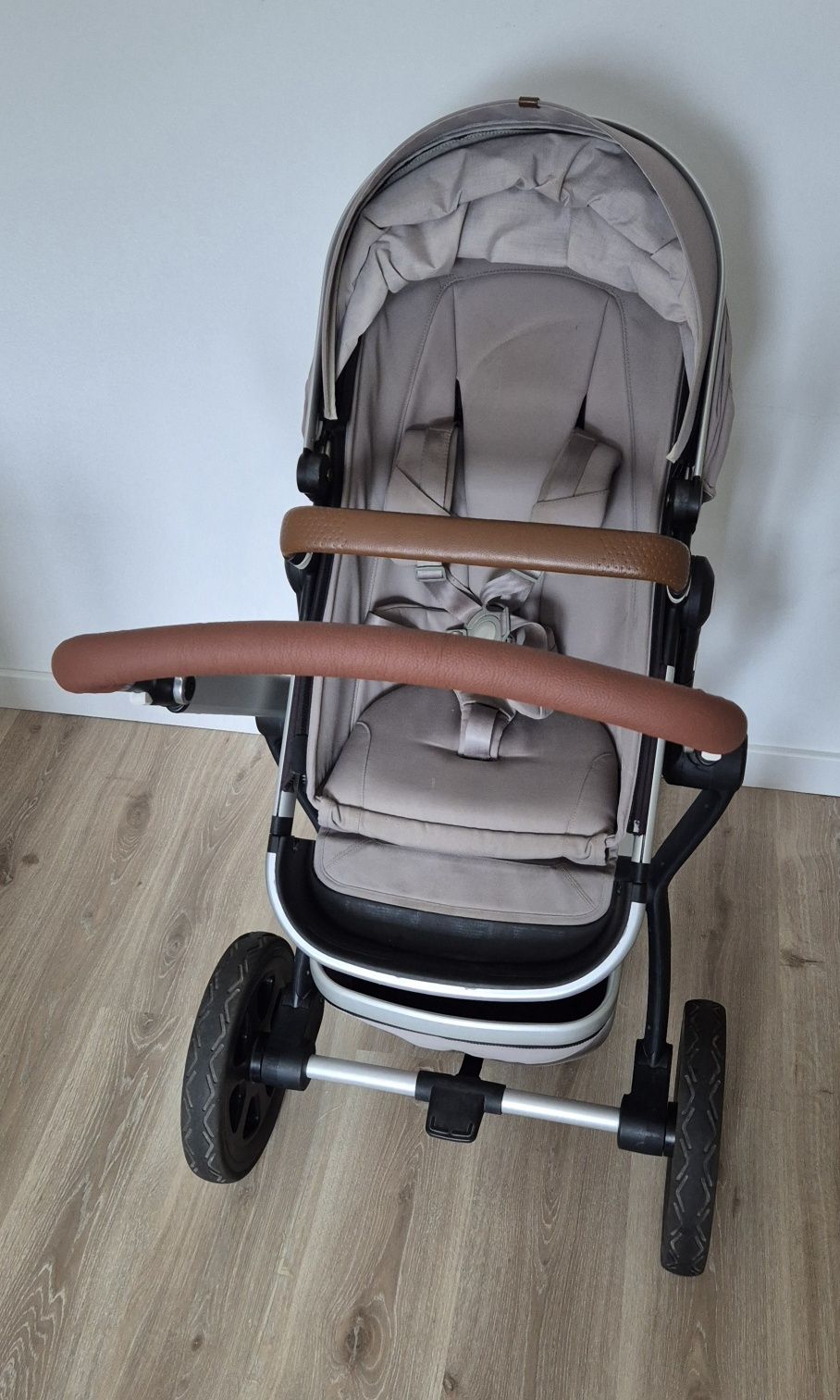 Wózek dziecięcy Joolz Day 2 z funkcją spacerową jak śpiwór gondola
W s