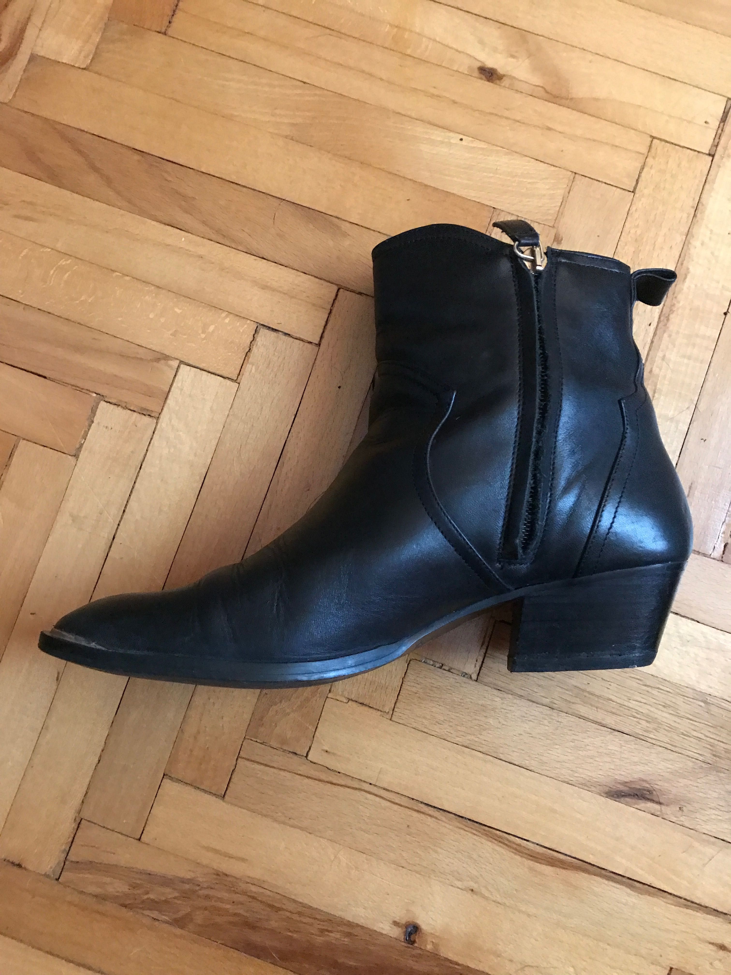 Kowbojki, botki, sztyblety Massimo Dutti