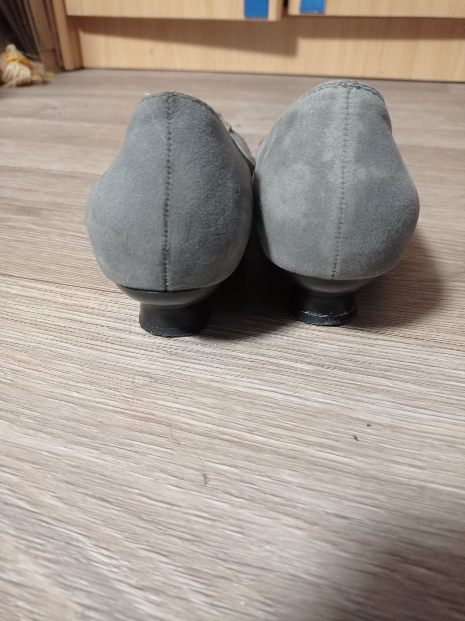 Buty zamszowe czółenka 39 szare damskie pantofelki