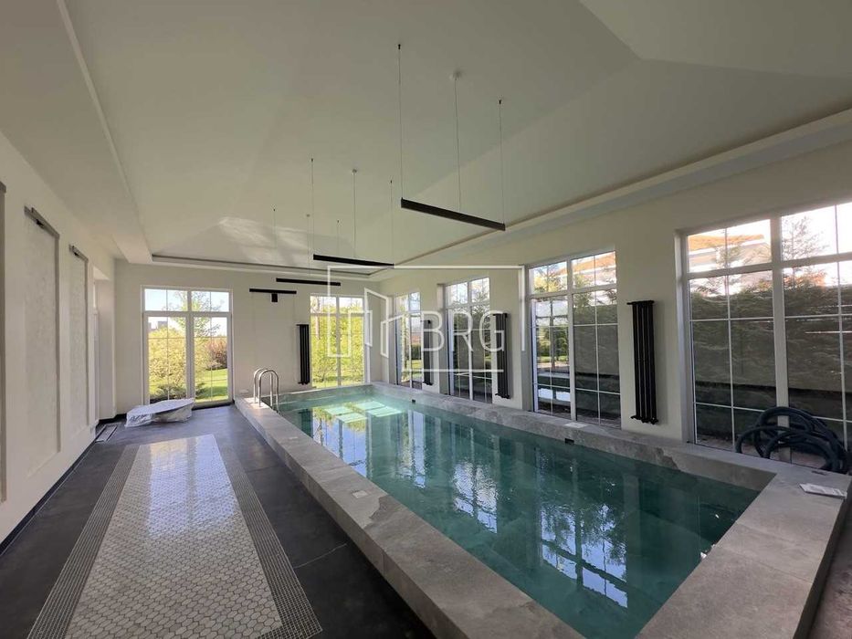 Продажа дома с бассейном и выходом на канал Днепра Дамба Козин без%