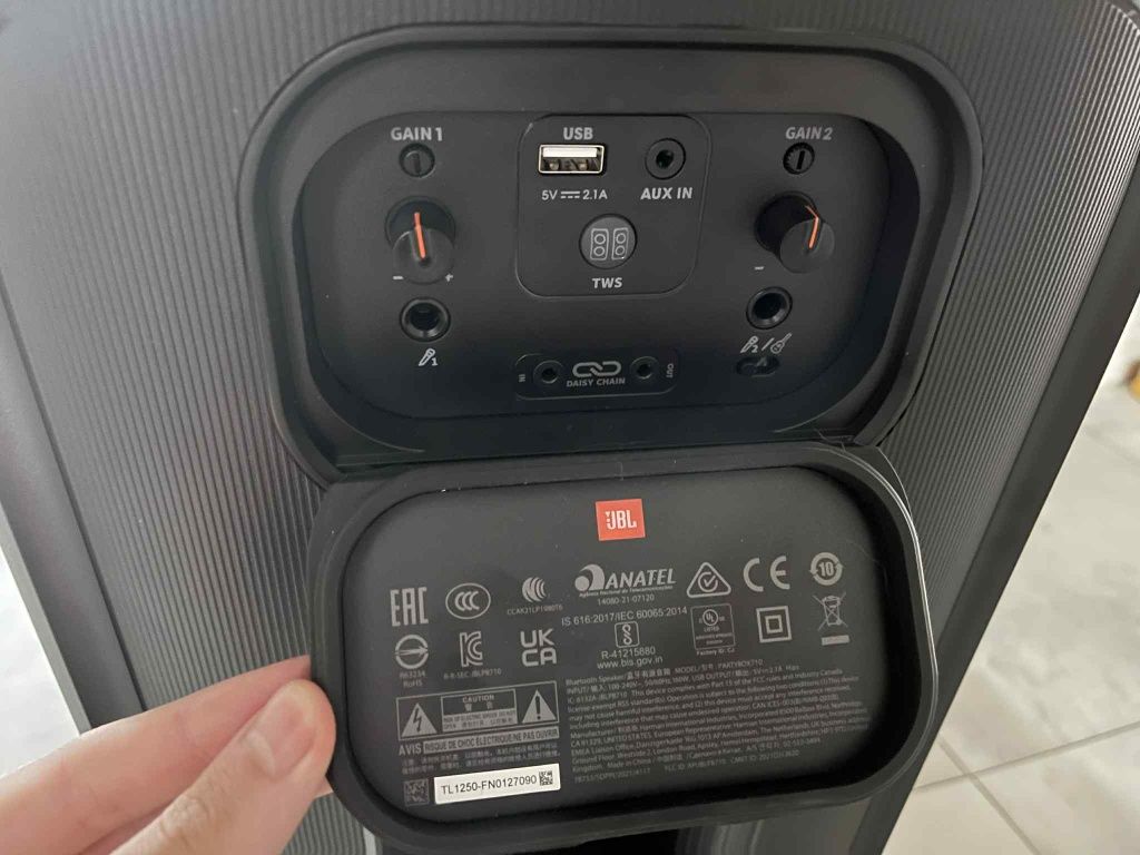 Sprzedam JBL partybox 710