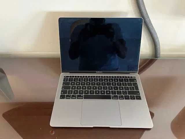MacBook Air 13" (2018) – 8GB RAM + Akcesoria