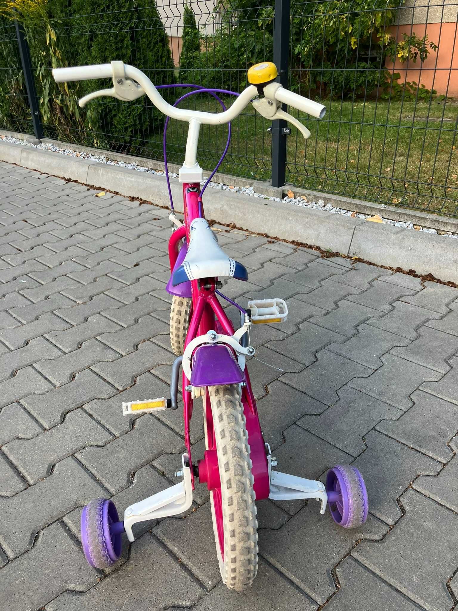 Rower dziecięcy 14 cali, dodatkowe kółka, kask gratis!