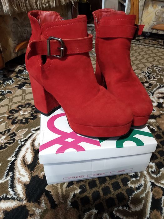 Взуття жіноче (вживане)