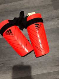 Ochraniacze adidas rozmiar L.