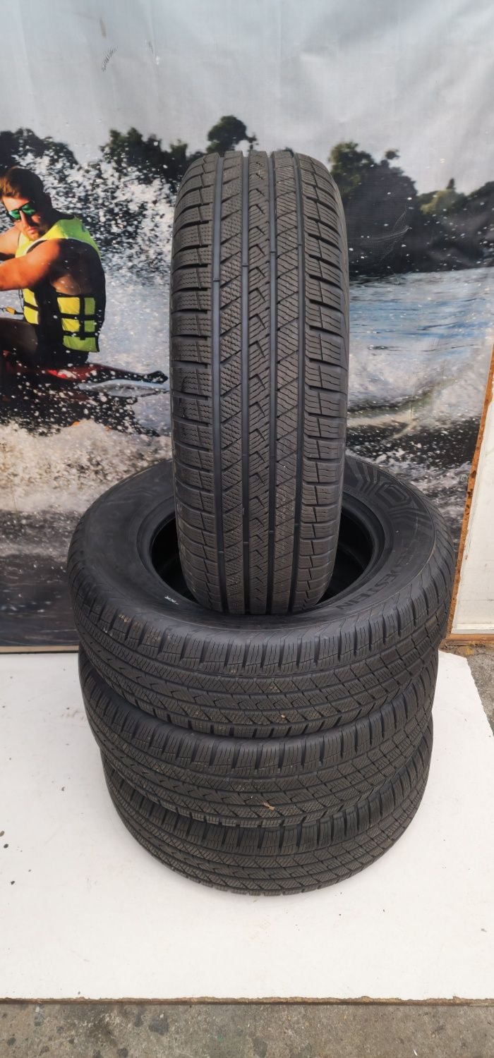 P23 4 x 235/65r17 Vredestein Quatrac PRO 108V XL opony wielosezonowe