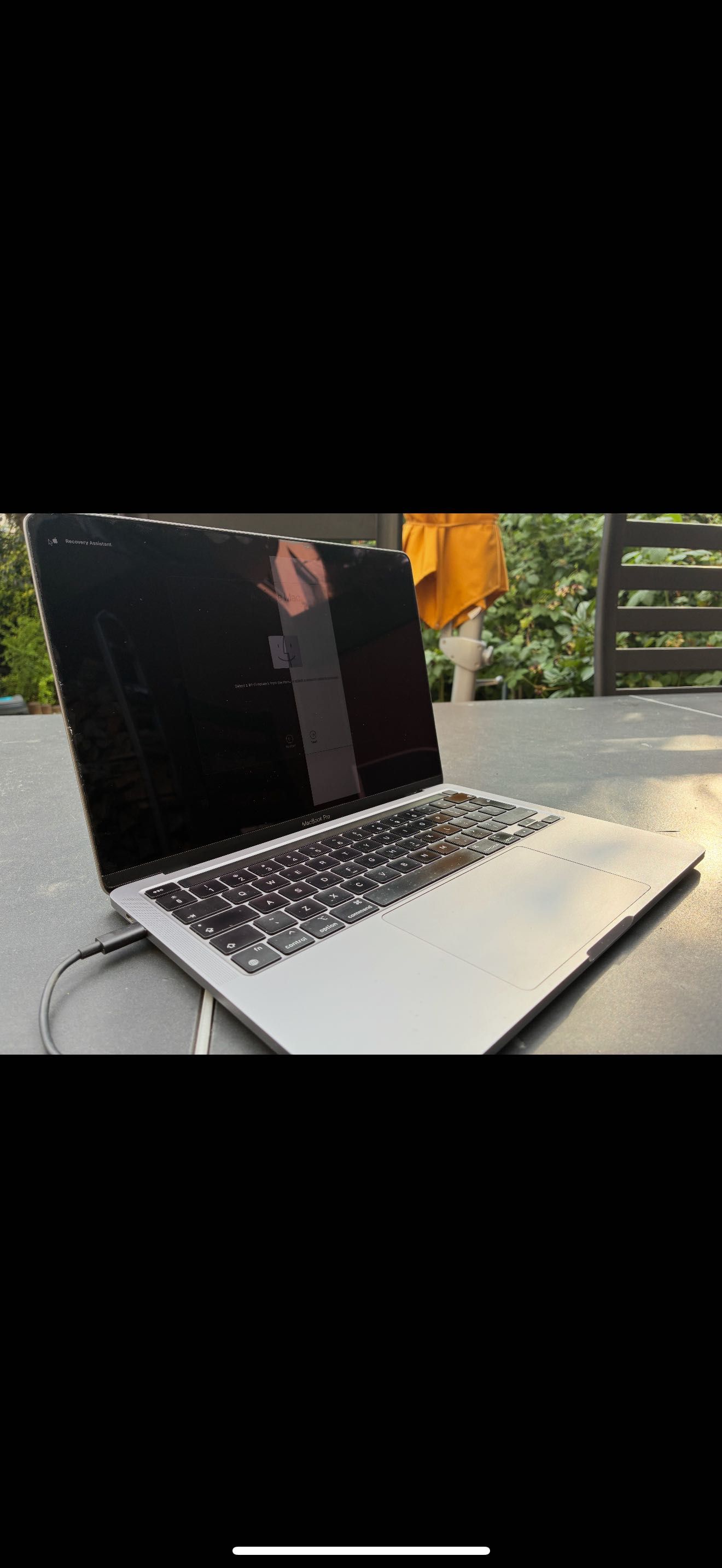 MacBook Pro 13 srebrny model A2338