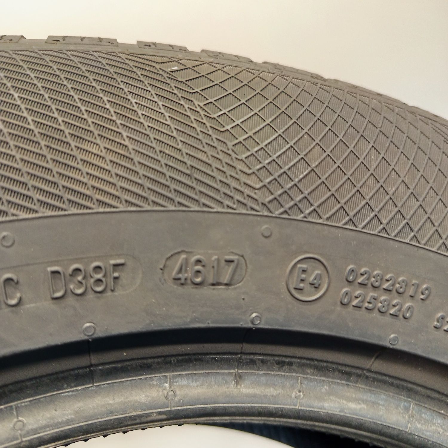 235/60R16 Continental WinterContact TS850p