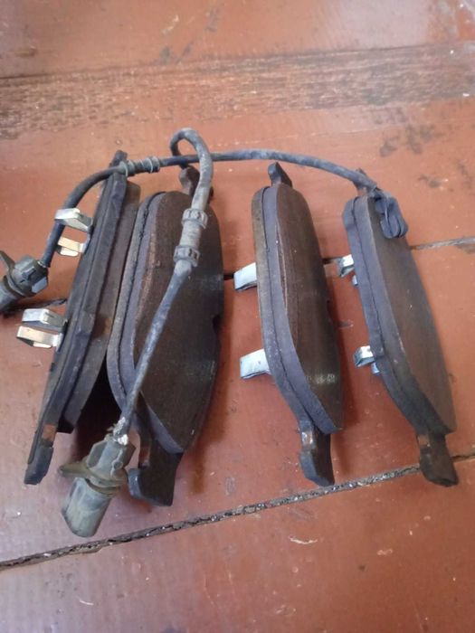 Колодки гальмівні Ауді D4 передні