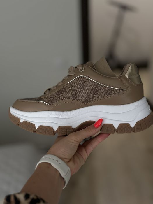 Кросівки Gueess, 40 розмір, кросівки Топ