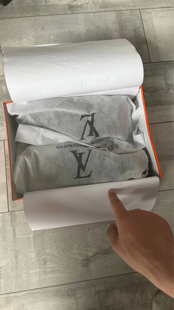 Продам кросовки Louis Vuitton