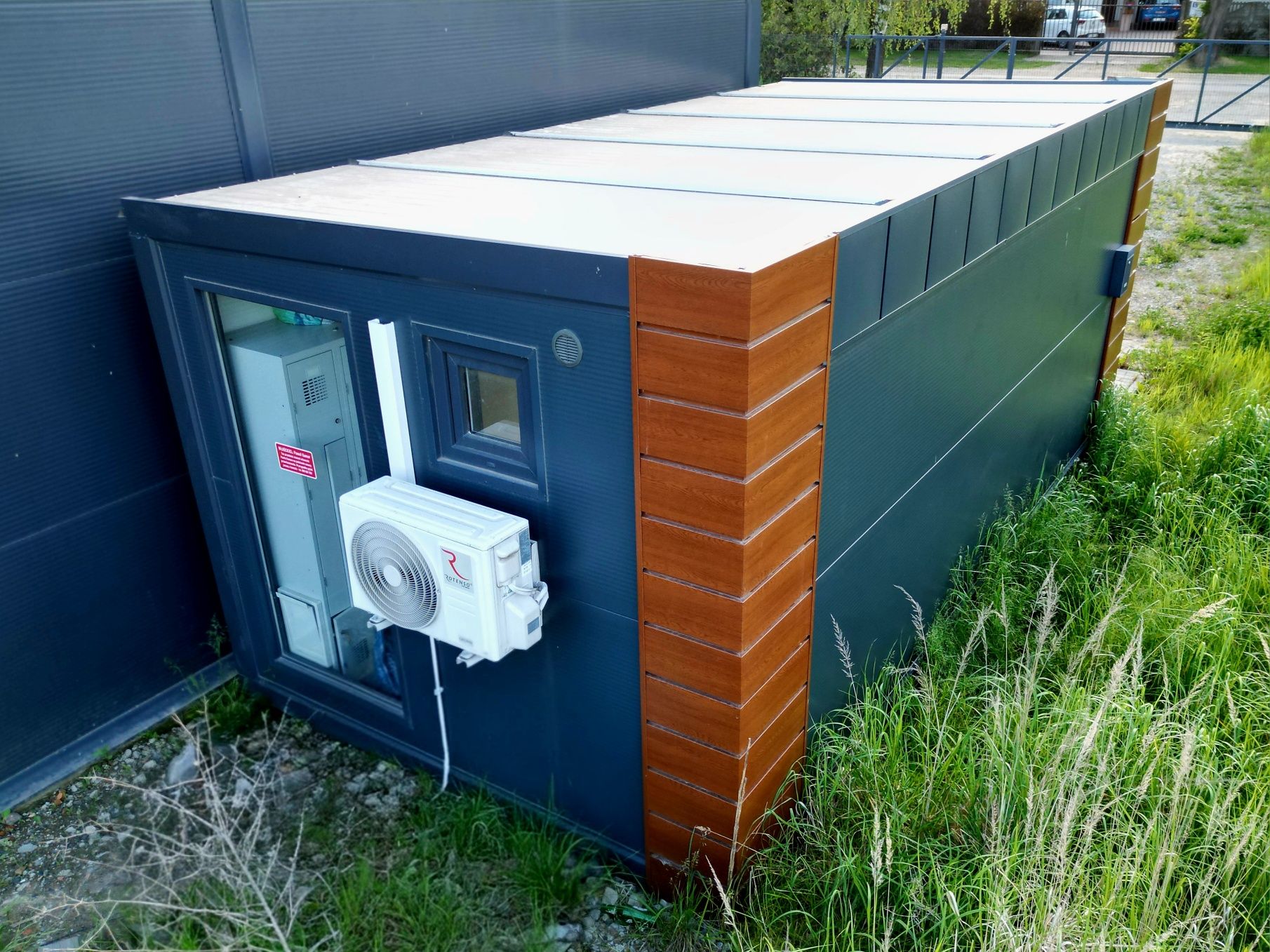 Kontener biurowy socjalny 6x3m klima wc prysznic