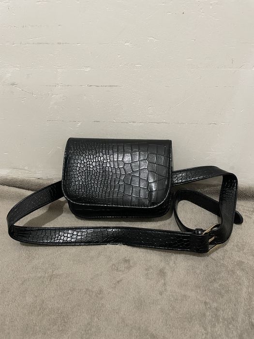 сумка клатч на пояс, закривається на магніт