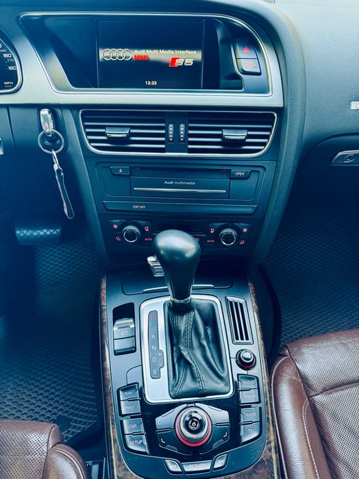 Продається яскравий автомобіль для емоцій - AUDI S5 CABRIOLET