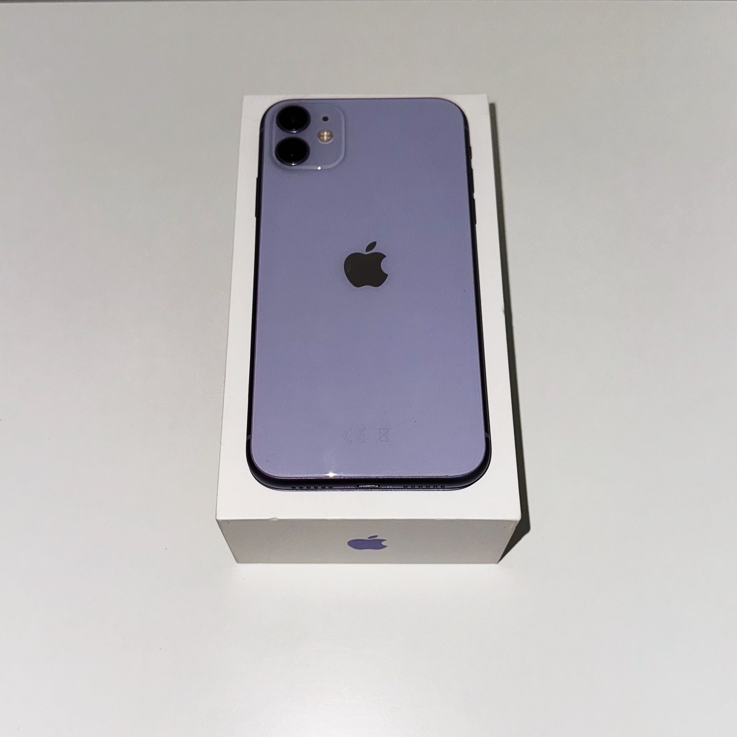 iPhone 11 64gb w kolorze fioletowym