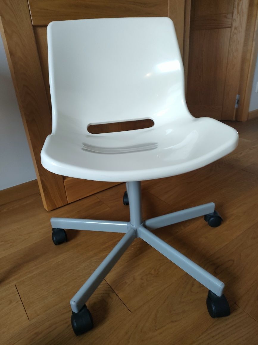 Krzesło biurowe obrotowe dla dziecka / nastolatka