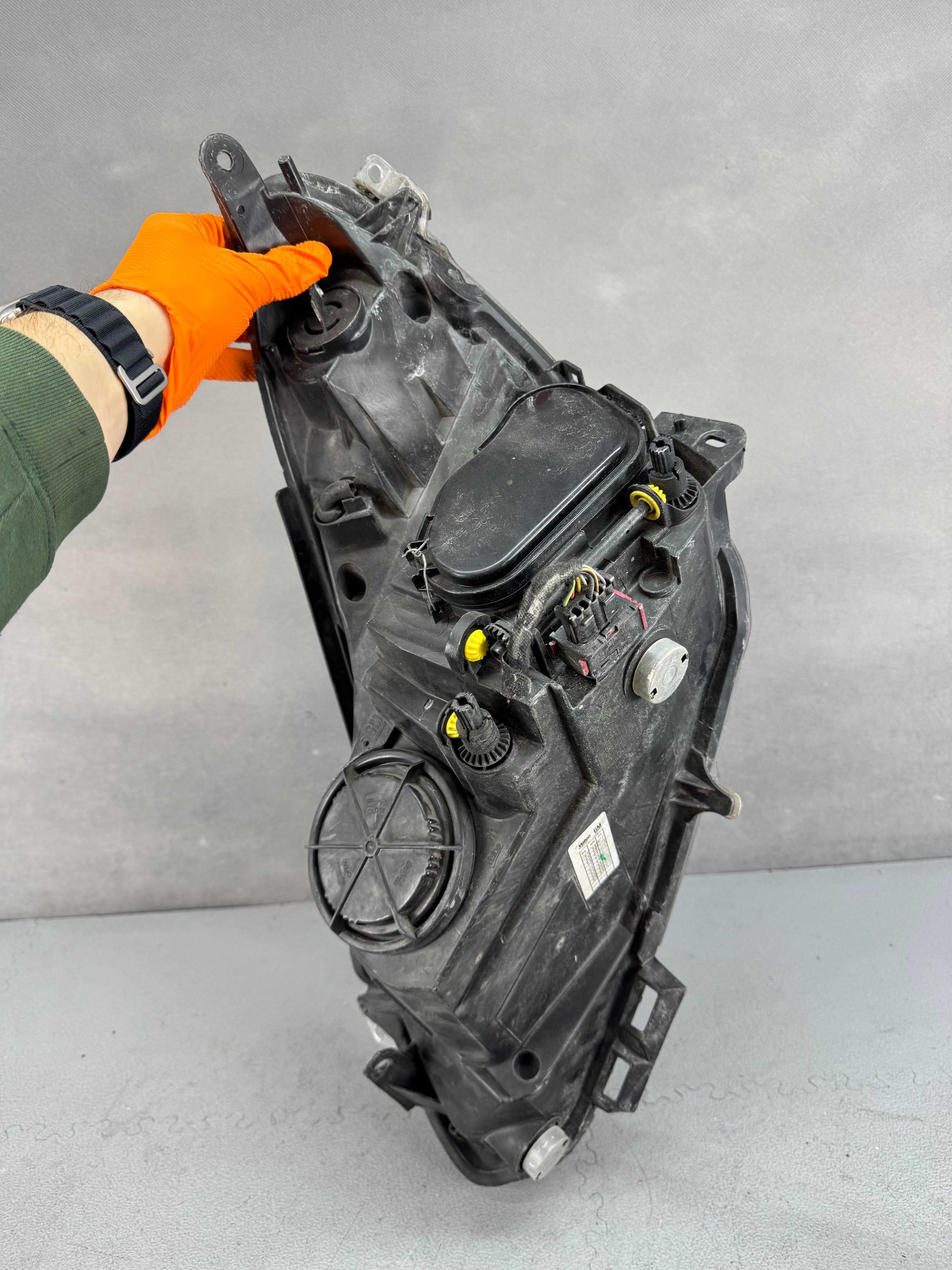 Opel Corsa D Lampa Przód Przednia Zwykła Prawa Kompletna Europa IGŁA