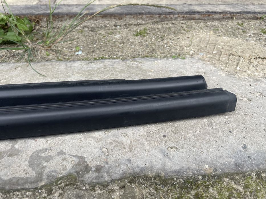 Молдинг планка задніх дверей renault zoe