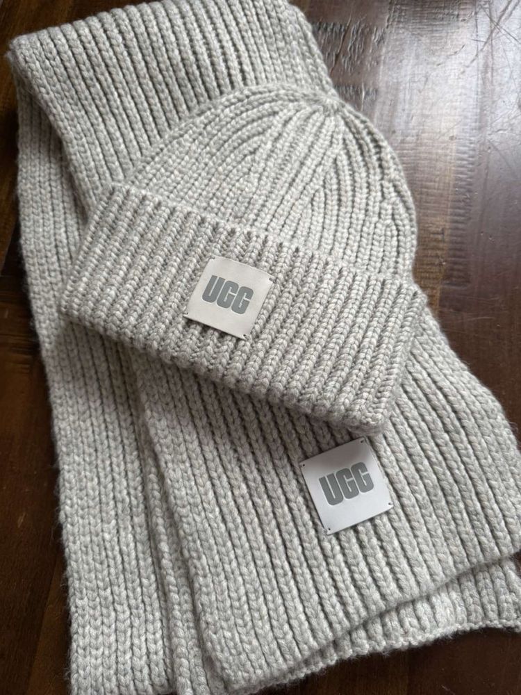 UGG комплект шапка і шарф.