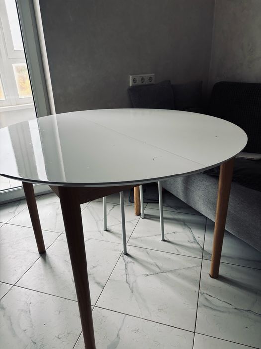 Обідній стіл, форма коло, білий