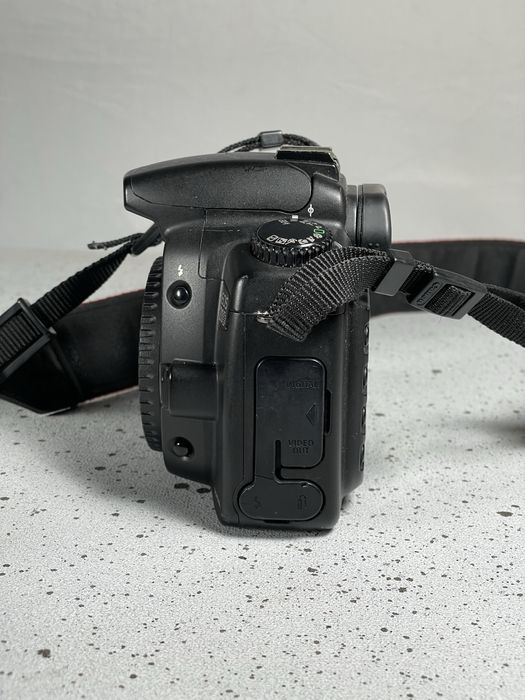 Вживаний - Canon EOS 20D - CMOS APS-C - 8mp