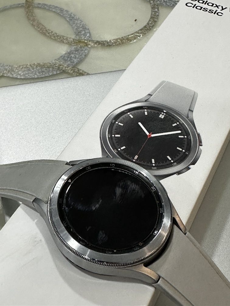 Galaxy Watch 4 Classic як нові