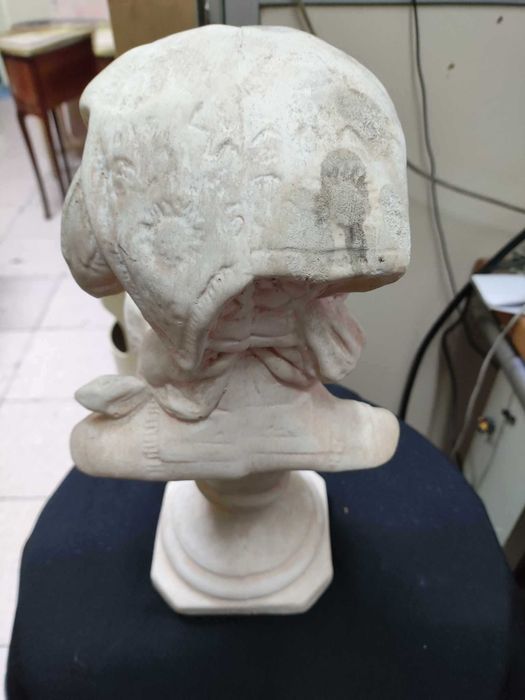 Mãe e menino - escultura  possivelmente Italiana, séc. XIX/XX