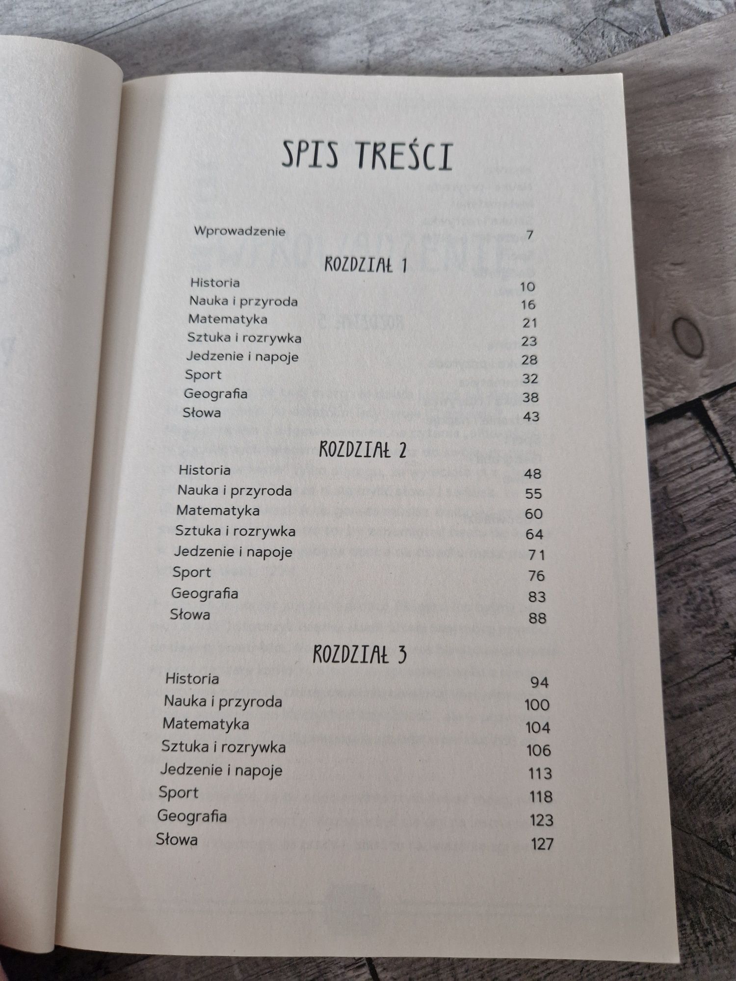 Chwila dla seniora.  Pytania z różnych dziedzin nie zawsze poważnie