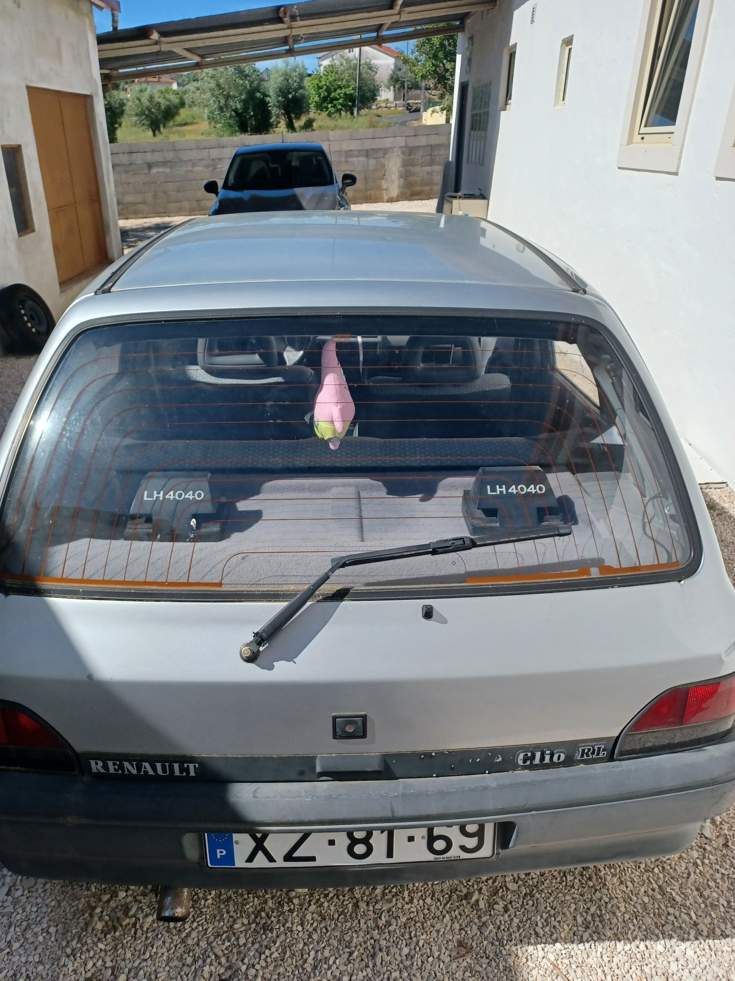 vende se renolt clio rl gasolina  ano 92 prata