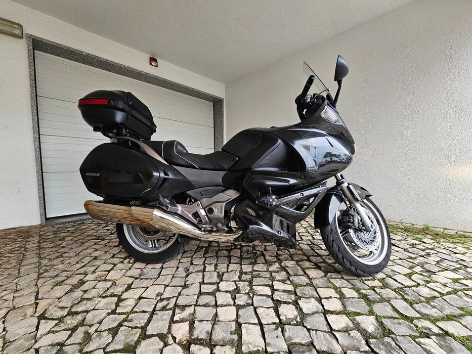 Honda Deuville NT 700 revisões feitas em concessionário oficial Honda