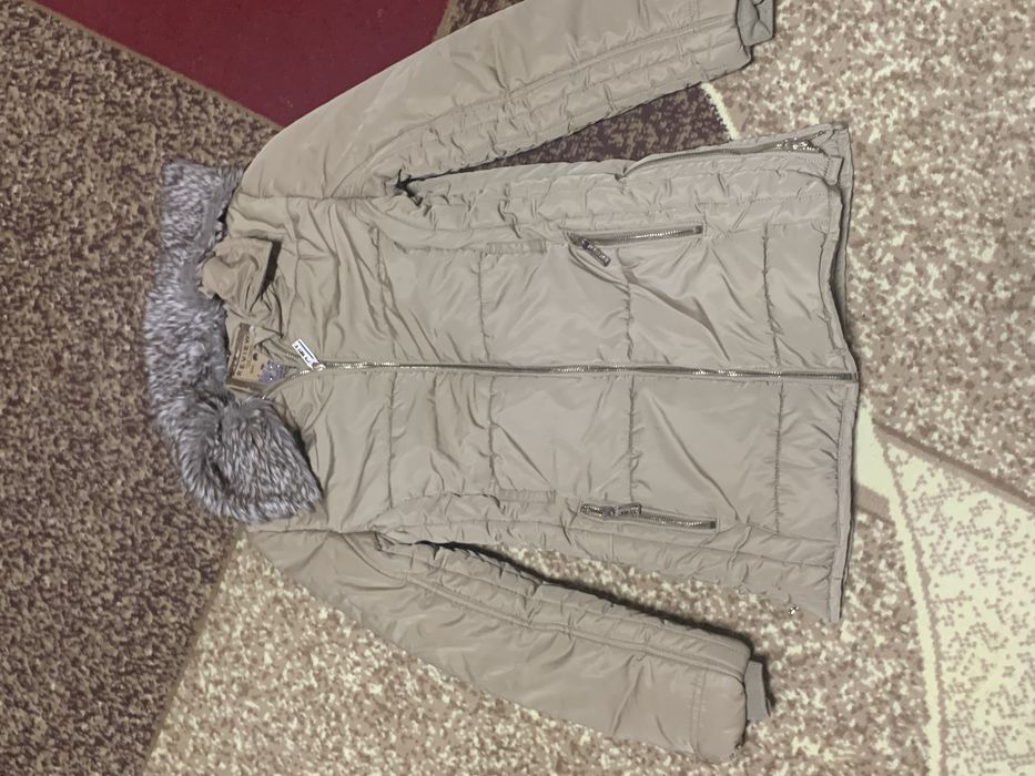 Куртка на дівчинку тепла