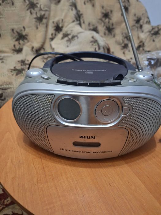 Магнітофон Phillips, радіо,сд плейер