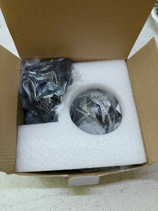 Globus podświetlany lewitujący