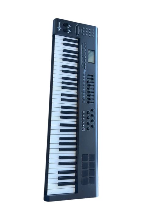 Midi-клавиатура М-Audio Axiom 61