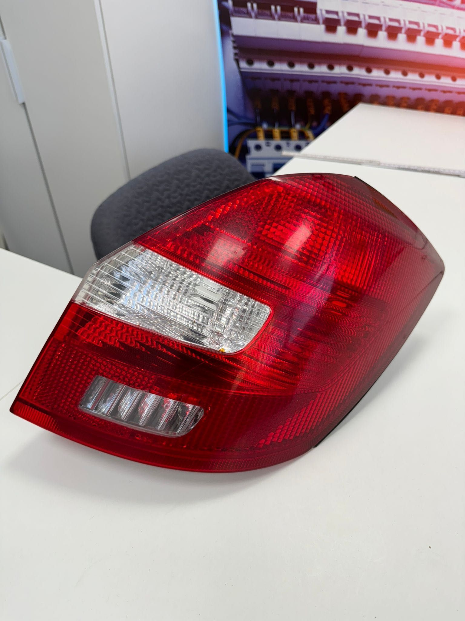 Tylna prawa lampa Mercedes GLK model X204